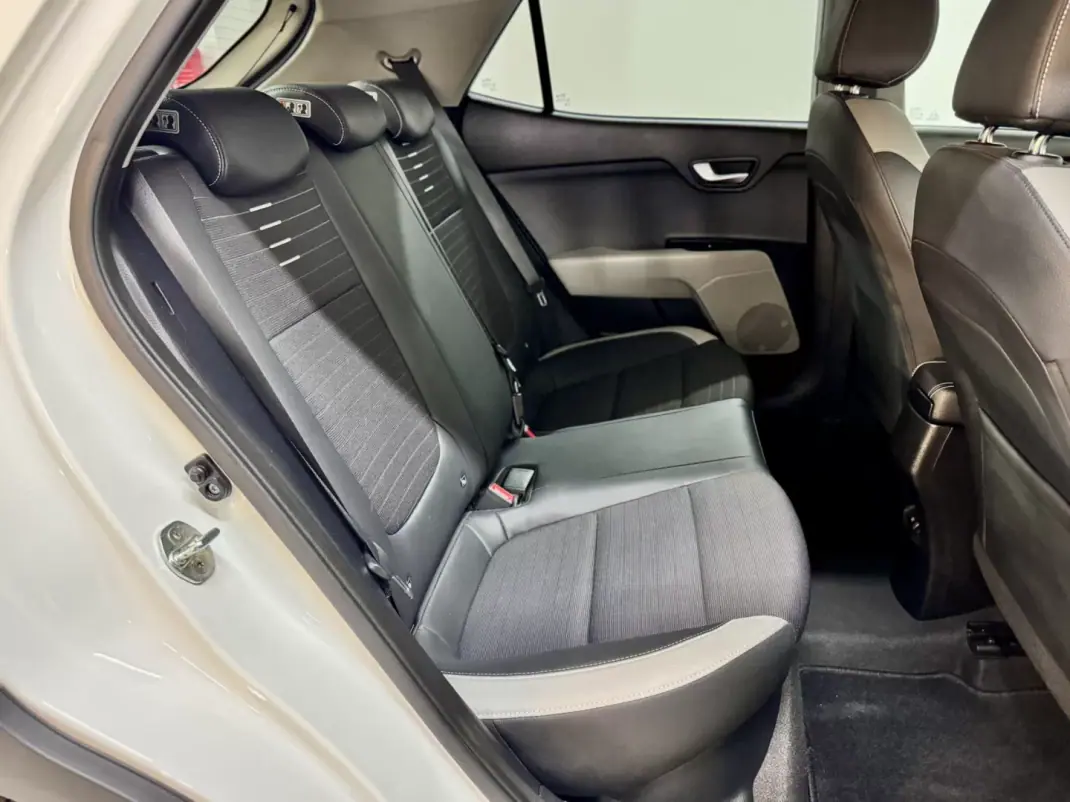 Kia Stonic 2019 - 15750 EUR, 68000 km - AUTO.MOTO.pt - 68000km - foto 50 de 60