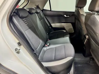 Kia Stonic 2019 - 15750 EUR, 68000 km - AUTO.MOTO.pt - 68000km - foto 50 de 60