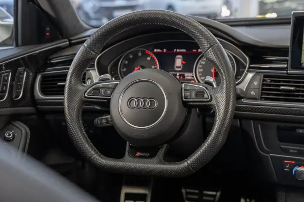 Audi RS6 Avant 2019 - 99950 EUR, 21800 km - AUTO.MOTO.pt - 21800km - foto 41 de 50