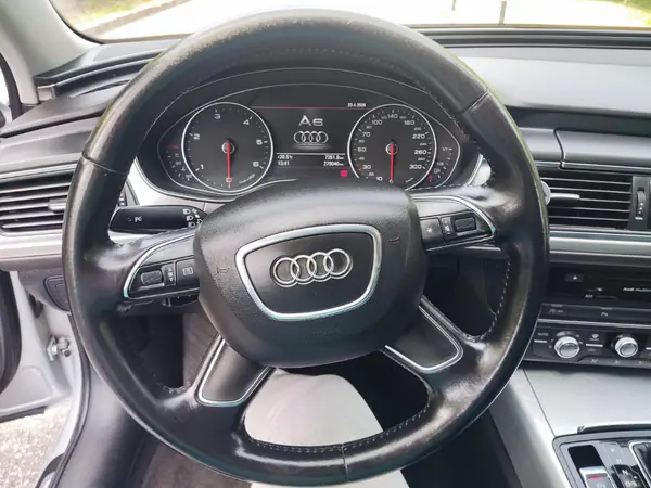 Audi A6 Avant 2012 - 12500 EUR, 280000 km - AUTO.MOTO.pt - 280000km - foto 12 de 28