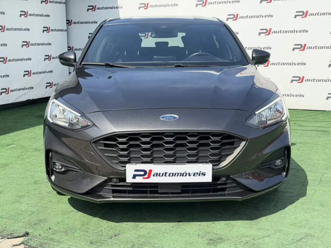 Ford Focus 2018 - 14850 EUR, 79128 km - AUTO.MOTO.pt - 79128km - foto 3 de 20