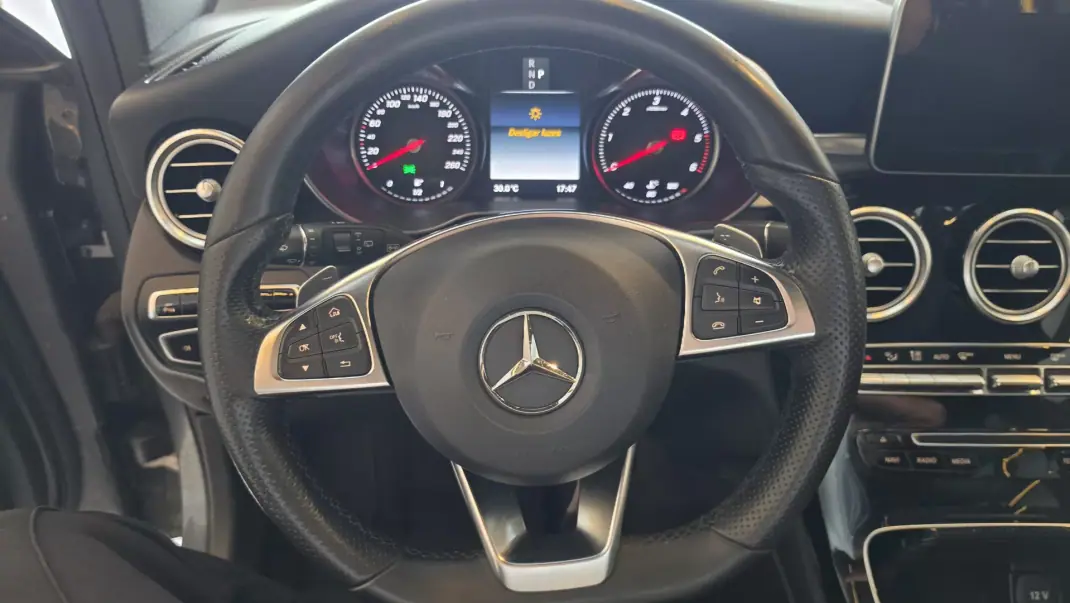 Mercedes-Benz GLC 220 2015 - 27900 EUR, 198275 km - 198275km - foto 44 de 67