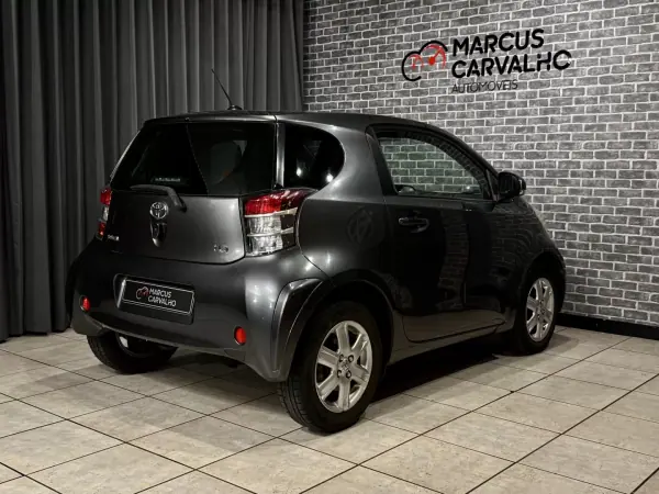 Toyota iQ 2010 - 7990 EUR, 180000 km - AUTO.MOTO.pt - 180000km - foto 4 de 13