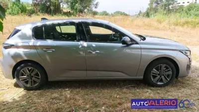 Peugeot 308 2024 - 20950 EUR, 17870 km - AUTO.MOTO.pt - 17870km - foto 6 de 28