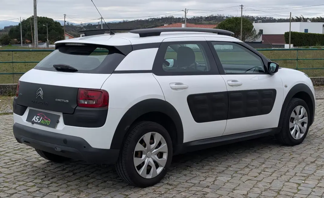 Citroën C4 Cactus 2015 - 8900 EUR, 186378 km - AUTO.MOTO.pt - 186378km - foto 7 de 24