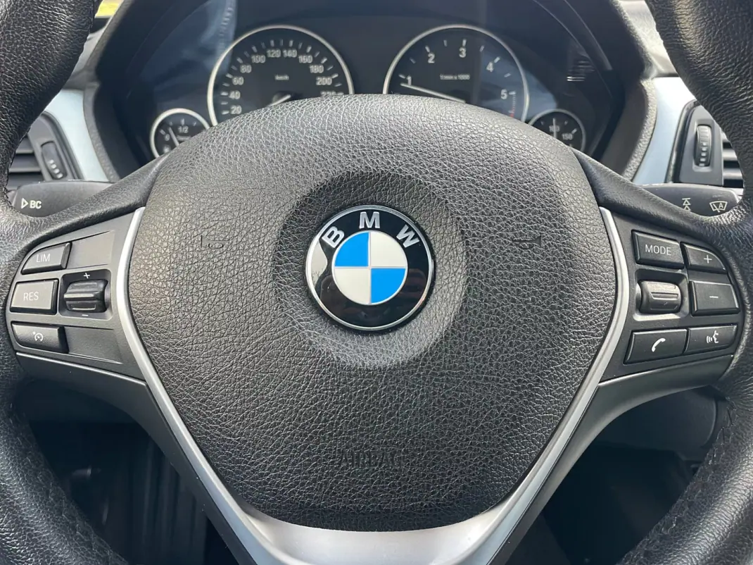 BMW 418 Gran Coupé 2015 - 19900 EUR, 87000 km - AUTO.MOTO.pt - 87000km - foto 27 de 35