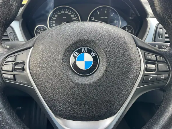 BMW 418 Gran Coupé 2015 - 19900 EUR, 87000 km - AUTO.MOTO.pt - 87000km - foto 27 de 35
