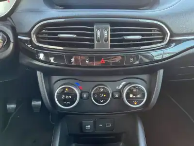 Fiat Tipo Cross 2022 - 14950 EUR, 98000 km - AUTO.MOTO.pt - 98000km - foto 22 de 53