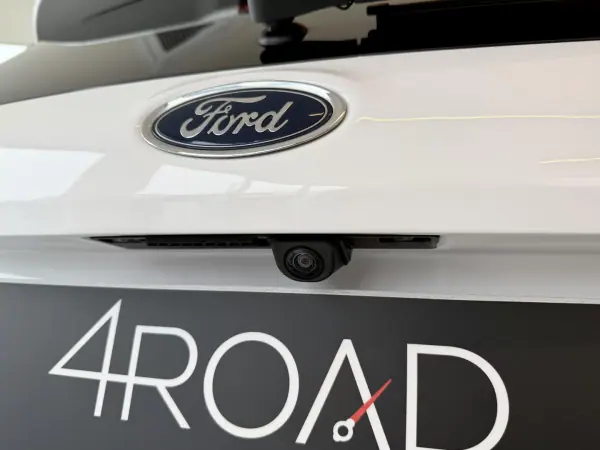 Ford Fiesta 2018 - 11000 EUR, 146800 km - AUTO.MOTO.pt - 146800km - foto 73 de 78