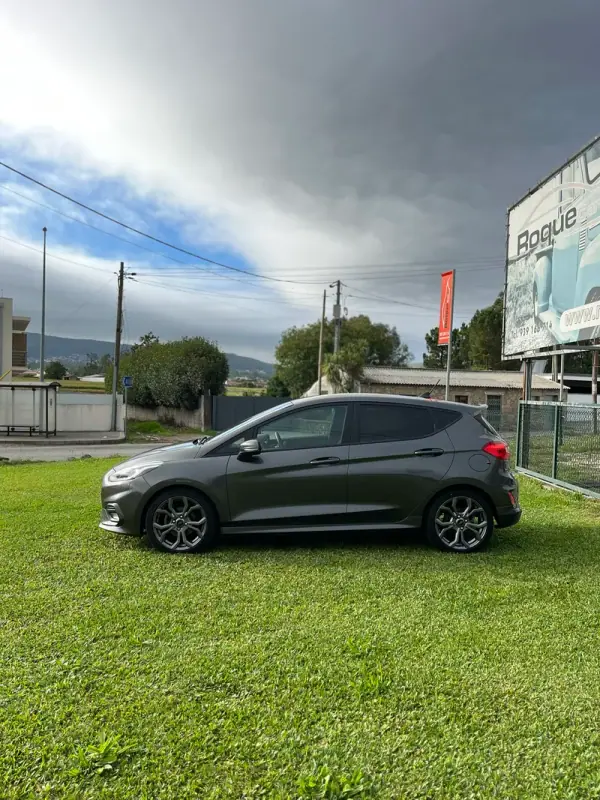 Ford Fiesta 2018 - 15800 EUR, 33218 km - AUTO.MOTO.pt - 33218km - foto 2 de 12