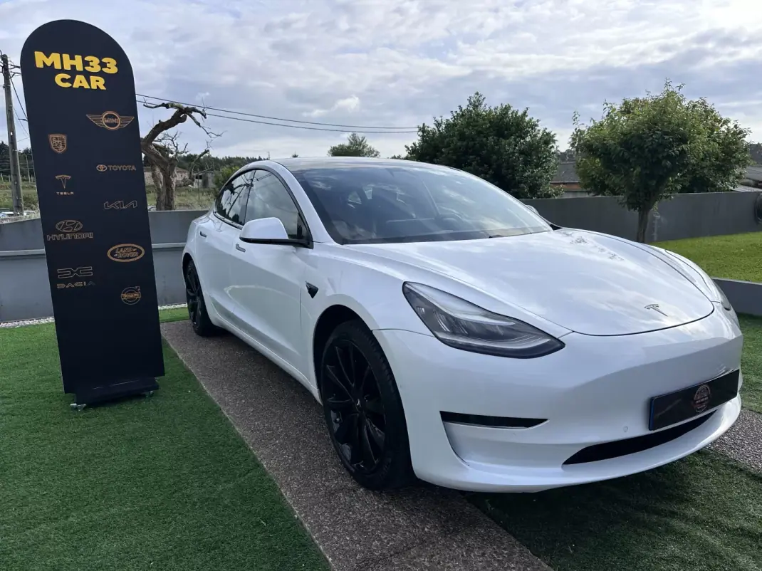 Tesla Model 3 2019 - 15500 EUR, 333000 km - AUTO.MOTO.pt - 333000km - foto 1 de 62