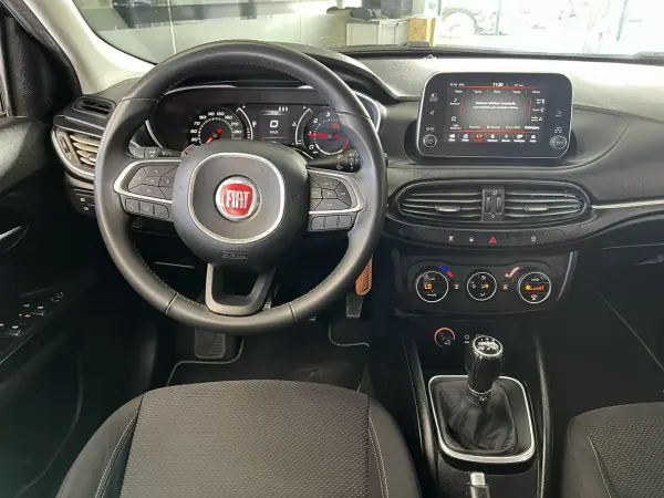 Fiat Tipo Station Wagon 2017 - 10900 EUR, 89825 km - AUTO.MOTO.pt - 89825km - foto 9 de 23