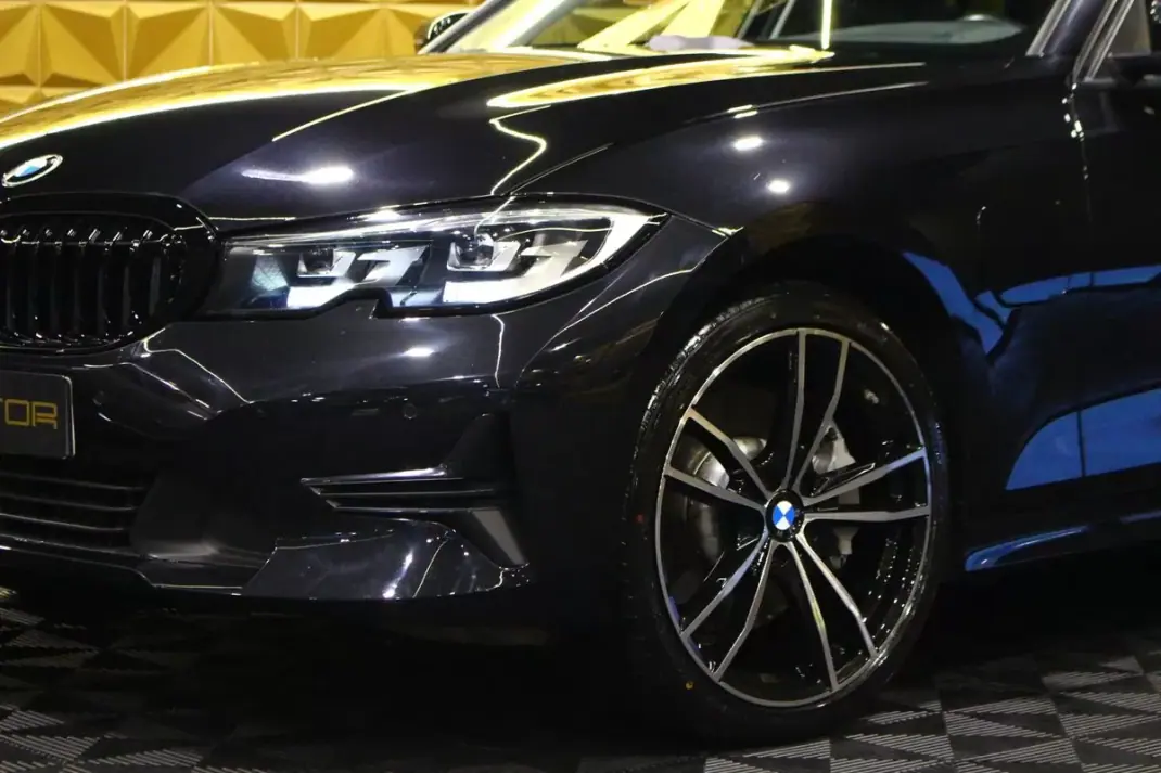 BMW 320 2021 - 26800 EUR, 137000 km - AUTO.MOTO.pt - 137000km - foto 2 de 28