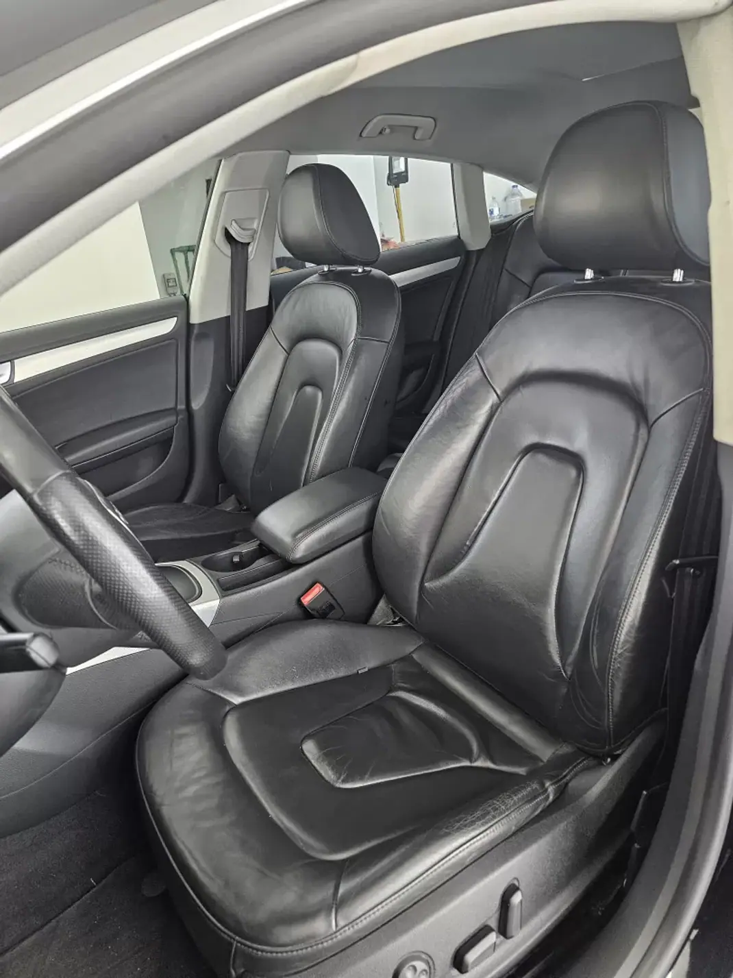 Audi A5 Sportback 2011 - 17500 EUR, 123569 km - AUTO.MOTO.pt - 123569km - foto 17 de 29