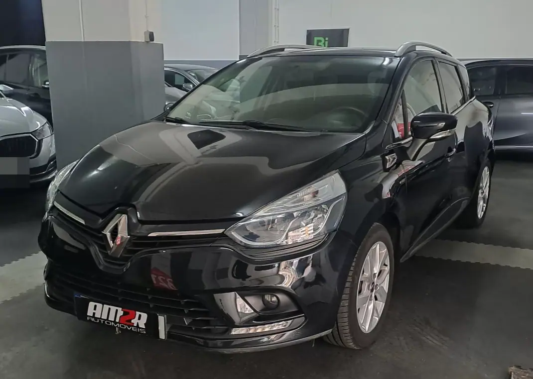 Renault Clio Sport Tourer 2020 - 9990 EUR, 120000 km - AUTO.MOTO.pt - 120000km - foto 3 de 22