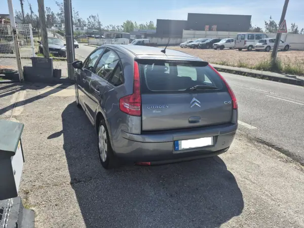 Citroën C4 2010 - 2900 EUR, 399100 km - AUTO.MOTO.pt - 399100km - foto 7 de 16