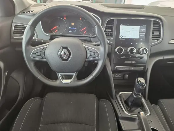 Renault Mégane 2022 - 20200 EUR, 55525 km - AUTO.MOTO.pt - 55525km - foto 8 de 18