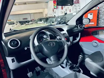 Toyota Aygo 2009 - 4990 EUR, 101120 km - AUTO.MOTO.pt - 101120km - foto 19 de 21