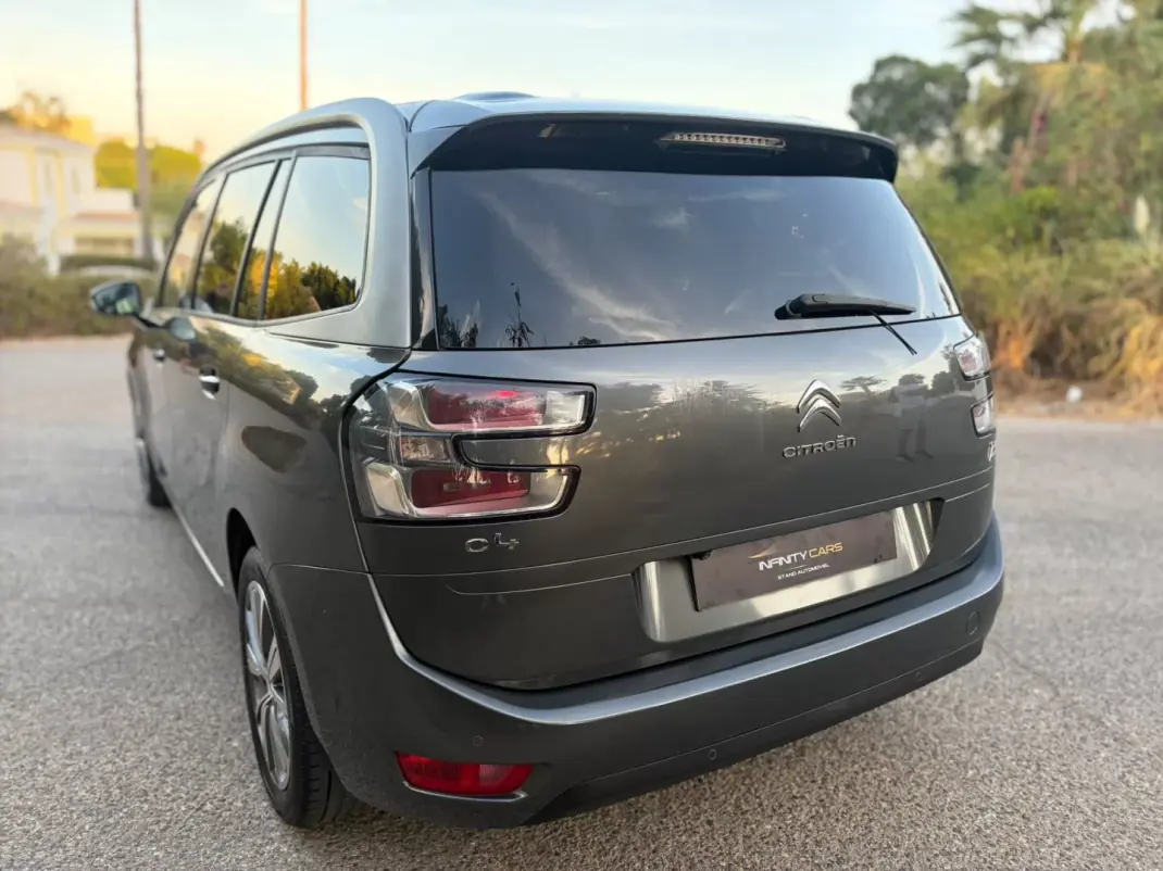 Citroën C4 Grand Picasso 2015 - 11999 EUR, 140000 km - 140000km - foto 7 de 19
