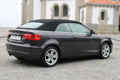 Audi A3 Cabrio 2009 - 11990 EUR, 180000 km - AUTO.MOTO.pt - 180000km - foto 40 de 42