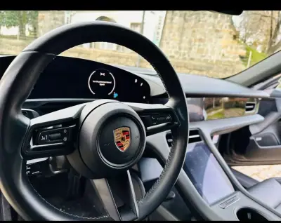 Porsche Taycan 2021 - 53499 EUR, 153620 km - AUTO.MOTO.pt - 153620km - foto 6 de 28