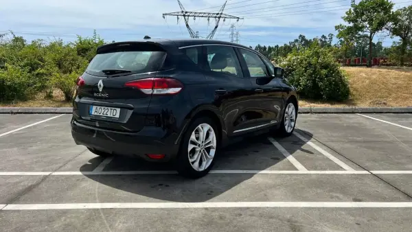 Renault Scénic 2017 - 12590 EUR, 176302 km - 176302km - foto 6 de 22