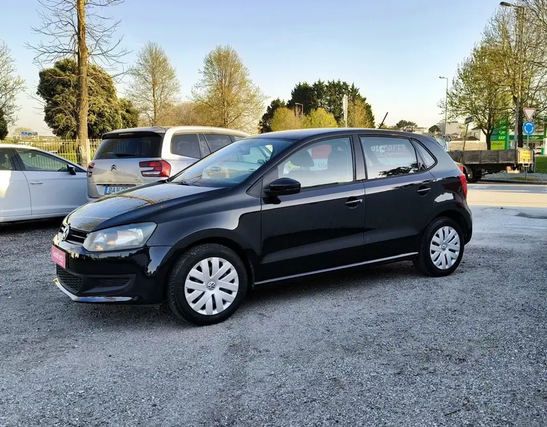 Volkswagen Polo 2011 - 7490 EUR, 120850 km - AUTO.MOTO.pt - 120850km - foto 6 de 21