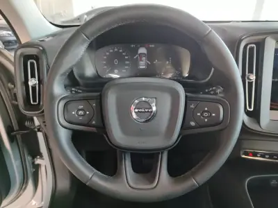 Volvo XC 40 2023 - 37650 EUR, 24400 km - AUTO.MOTO.pt - 24400km - foto 26 de 36