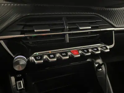 Peugeot 208 2022 - 13450 EUR, 145000 km - AUTO.MOTO.pt - 145000km - foto 25 de 29