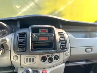 Opel VIVARO 2.0D c/FRIO DE CONSERVAÇÃO 2014 - 10990 EUR, 322000 km - AUTO.MOTO.pt - 322000km - foto 15 de 21