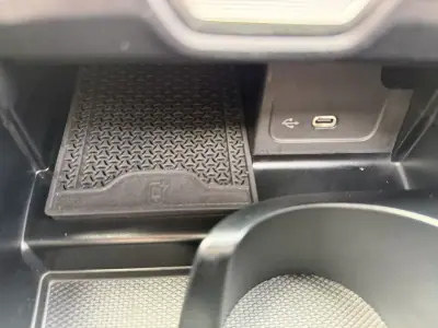 Mercedes-Benz C 300e 2024 - 51500 EUR, 26210 km - AUTO.MOTO.pt - 26210km - foto 20 de 22