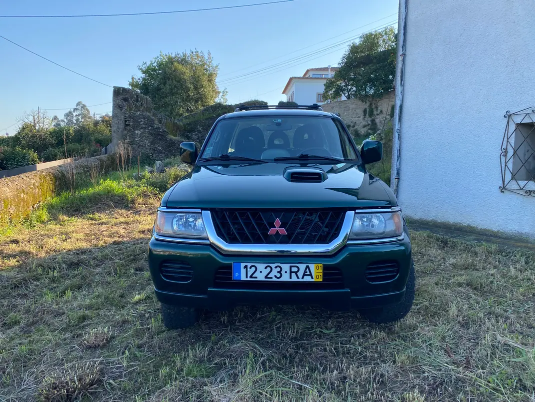 Mitsubishi Pajero 2001 - 12750 EUR, 199500 km - AUTO.MOTO.pt - 199500km - foto 1 de 11