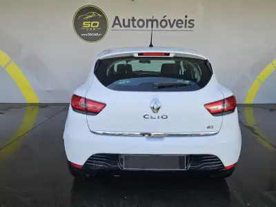 Renault Clio 2013 - 6750 EUR, 285000 km - AUTO.MOTO.pt - 285000km - foto 4 de 9