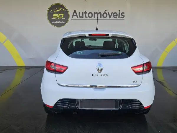Renault Clio 2013 - 6750 EUR, 285000 km - AUTO.MOTO.pt - 285000km - foto 4 de 9