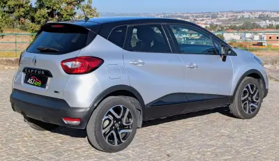 Renault Captur 2017 - 8250 EUR, 210285 km - 210285km - foto 10 de 21