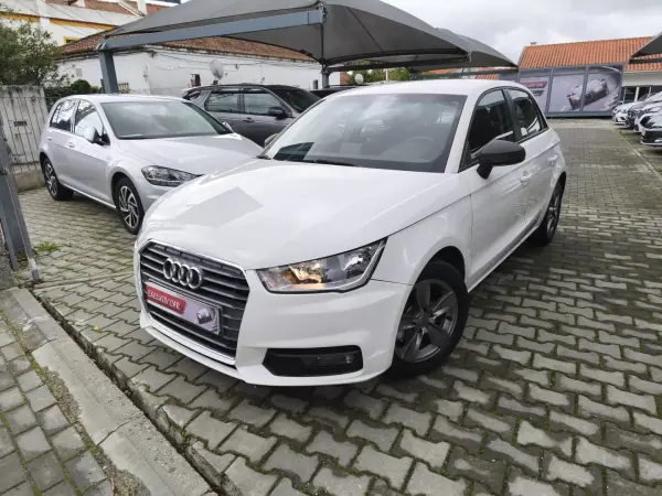 Audi A1 Sportback 2015 - 10900 EUR, 221000 km - AUTO.MOTO.pt - 221000km - foto 2 de 10