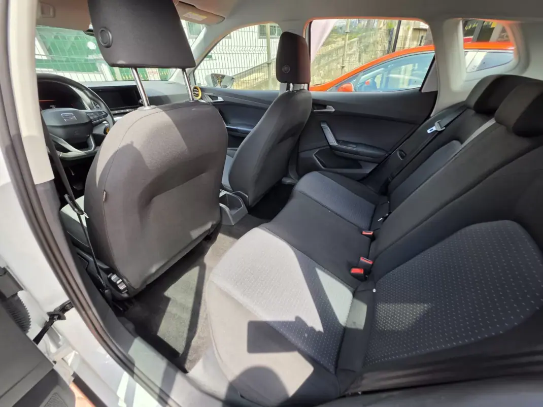 SEAT Arona 2023 - 15950 EUR, 77500 km - AUTO.MOTO.pt - 77500km - foto 6 de 6