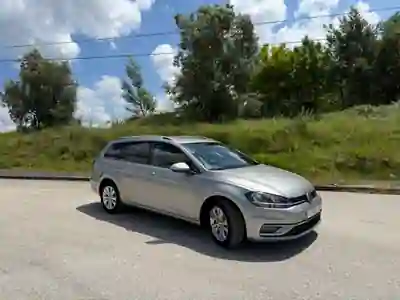 Volkswagen Golf Variant 2017 - 11250 EUR, 193000 km - AUTO.MOTO.pt - 193000km - foto 5 de 14