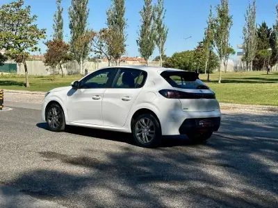 Peugeot 208 2021 - 10980 EUR, 80000 km - 80000km - foto 12 de 44