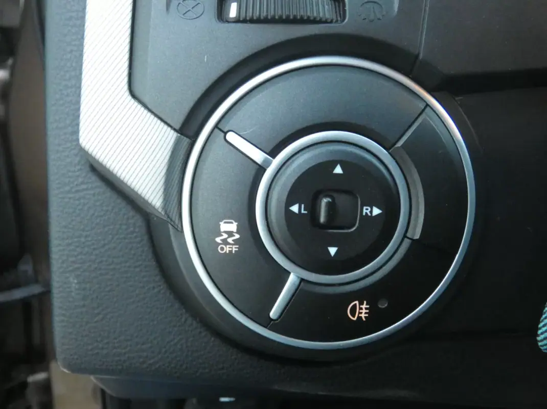 SsangYong Actyon Sports 2014 - 19500 EUR, 88000 km - AUTO.MOTO.pt - 88000km - foto 38 de 40