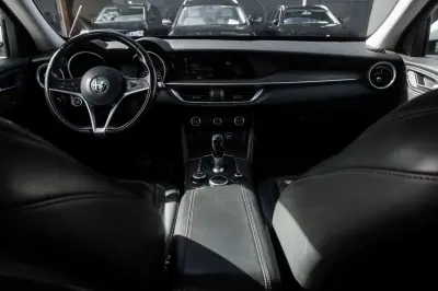 Alfa Romeo Stelvio 2017 - 29400 EUR, 139000 km - AUTO.MOTO.pt - 139000km - foto 22 de 35