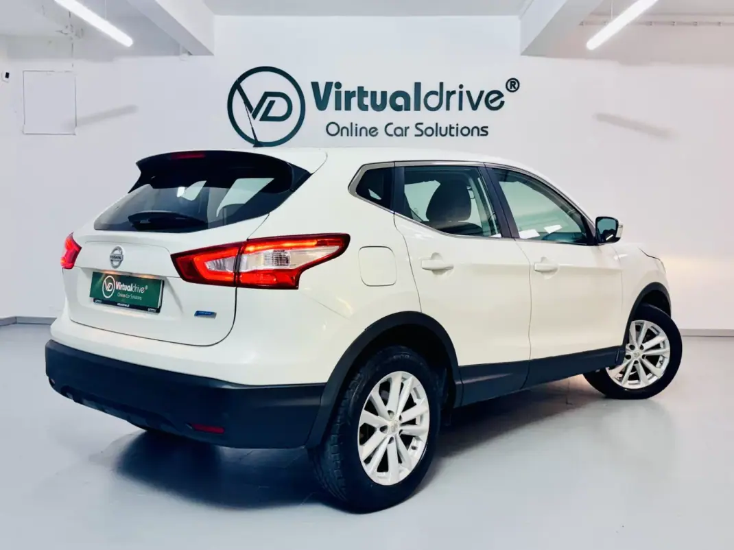 Nissan Qashqai 2015 - 13750 EUR, 96000 km - AUTO.MOTO.pt - 96000km - foto 6 de 45