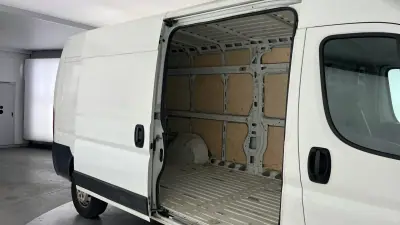 Peugeot Boxer 2.0 BlueHDi 333 L3H2 Premium 2018 - 12804 EUR, 126302 km - AUTO.MOTO.pt - 126302km - foto 7 de 8