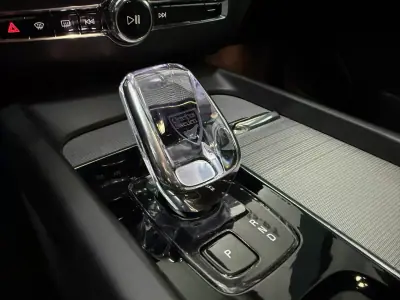 Volvo XC 60 2024 - 59900 EUR, 11000 km - AUTO.MOTO.pt - 11000km - foto 33 de 40