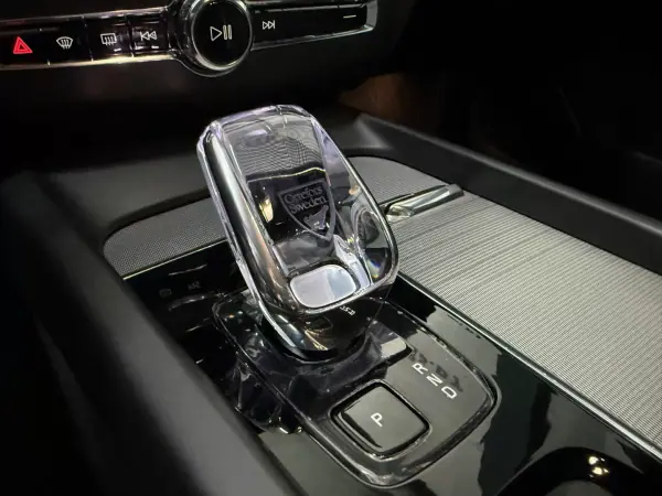 Volvo XC 60 2024 - 56900 EUR, 11000 km - AUTO.MOTO.pt - 11000km - foto 33 de 40