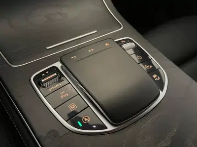 Mercedes-Benz GLC 220 2020 - 39500 EUR, 165000 km - AUTO.MOTO.pt - 165000km - foto 29 de 34