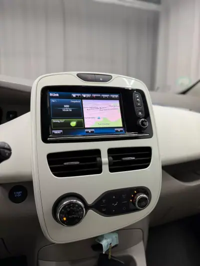 Renault Zoe 2019 - 10500 EUR, 99000 km - 99000km - foto 11 de 19