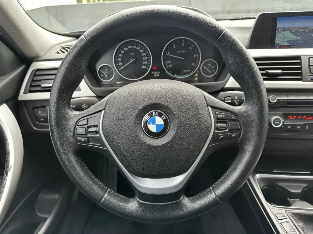 BMW 320 2013 - 13900 EUR, 280000 km - AUTO.MOTO.pt - 280000km - foto 29 de 64