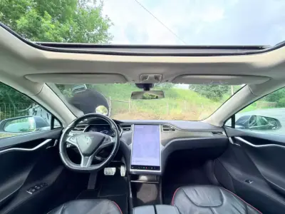 Tesla Model S 2013 - 15500 EUR, 306000 km - AUTO.MOTO.pt - 306000km - foto 10 de 24