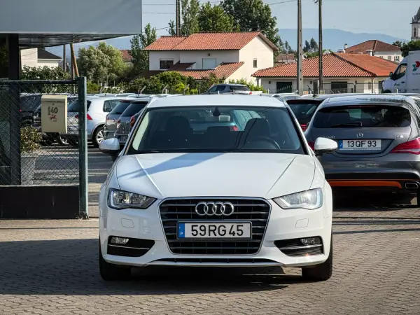 Audi A3 Sportback 2016 - 14990 EUR, 98000 km - AUTO.MOTO.pt - 98000km - foto 3 de 12